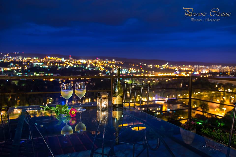 Panoramic Cetatuie Bed & Restaurant